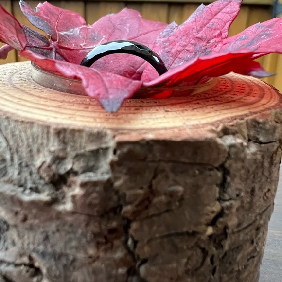 4MM BLACK DIAMOND FACETED TUNGSTEN CARBIDE RING - Picture 5 of 9